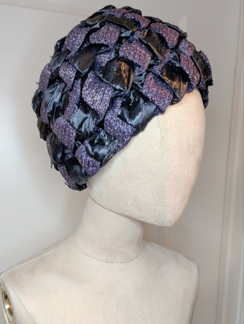 Vintage 60s Woven Domed Pillbox Turbin Style Hat Purple Navy MCM - Picture 4 of 8